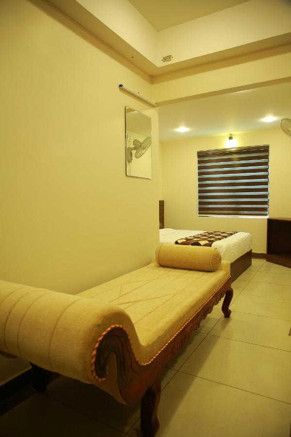 Kalathil Tourist Home Kunnamkulam Extérieur photo