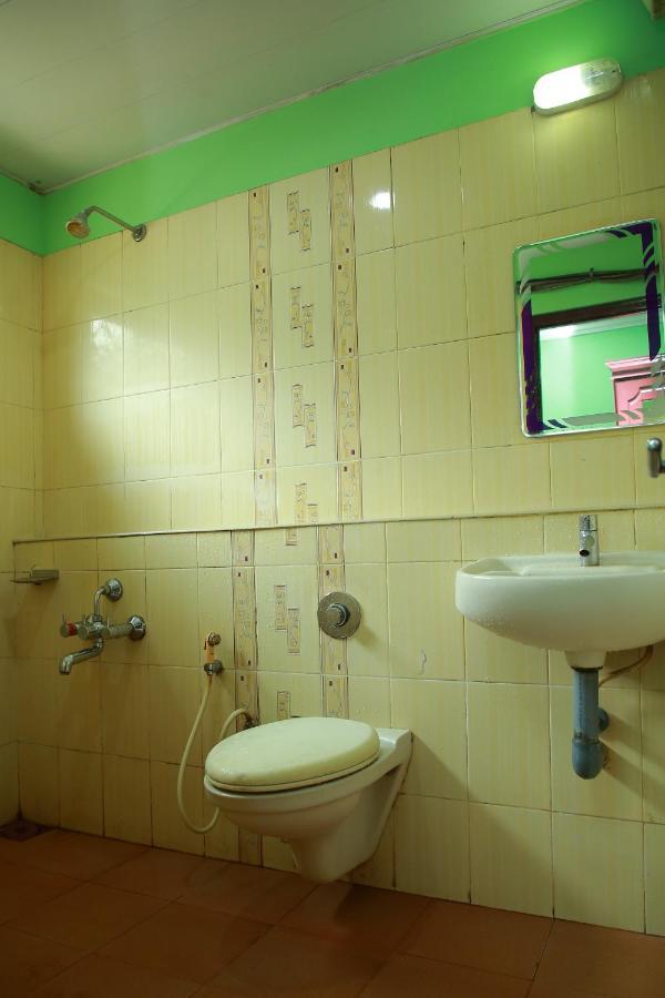 Kalathil Tourist Home Kunnamkulam Extérieur photo