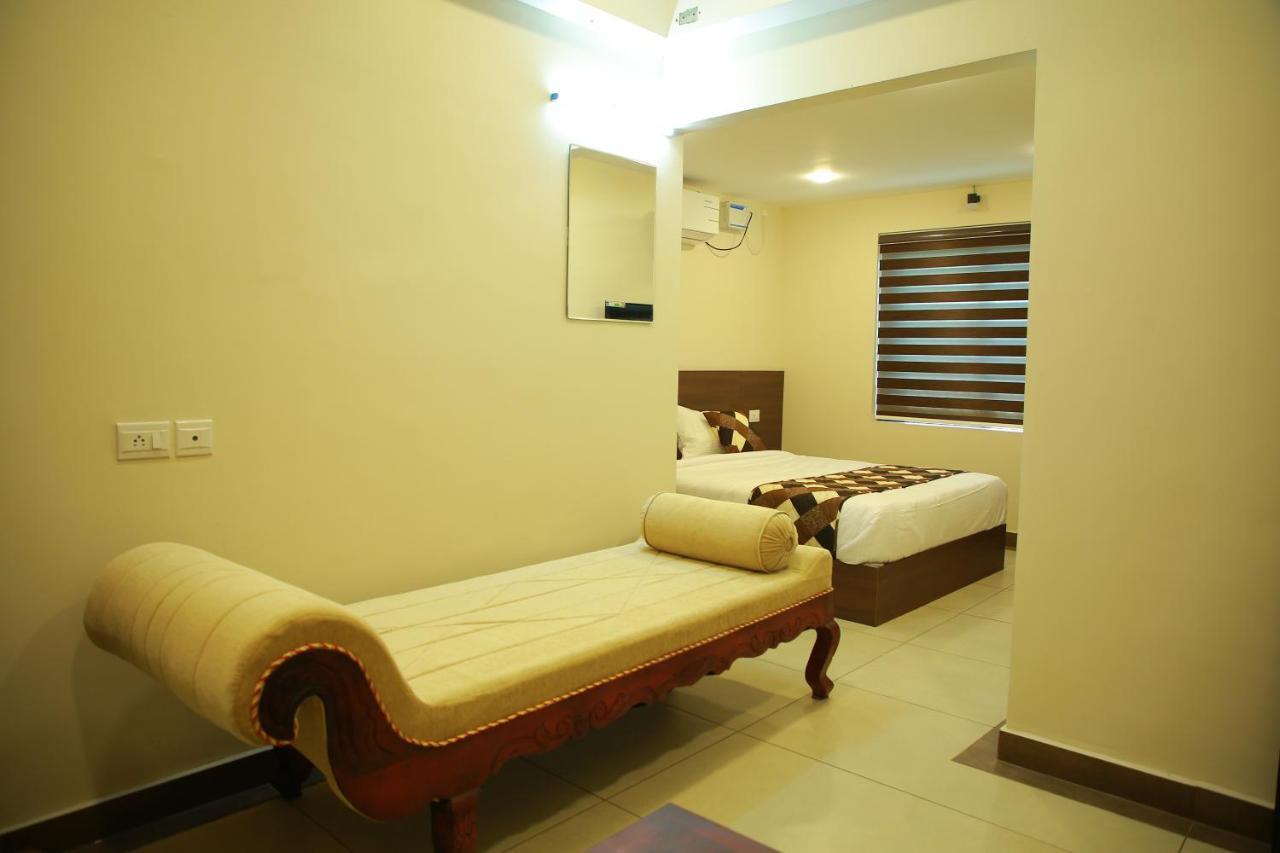 Kalathil Tourist Home Kunnamkulam Extérieur photo