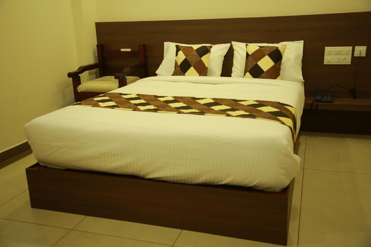 Kalathil Tourist Home Kunnamkulam Extérieur photo