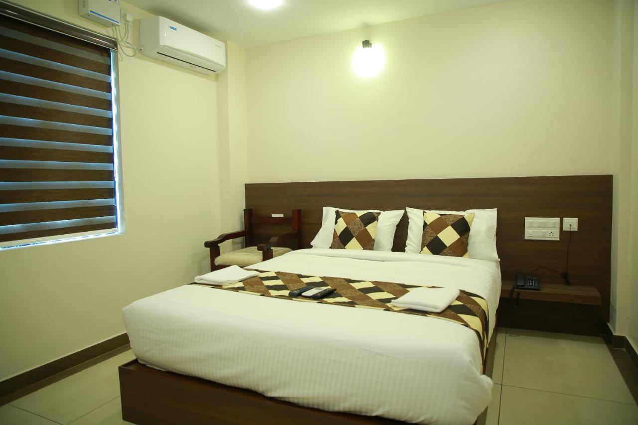 Kalathil Tourist Home Kunnamkulam Extérieur photo